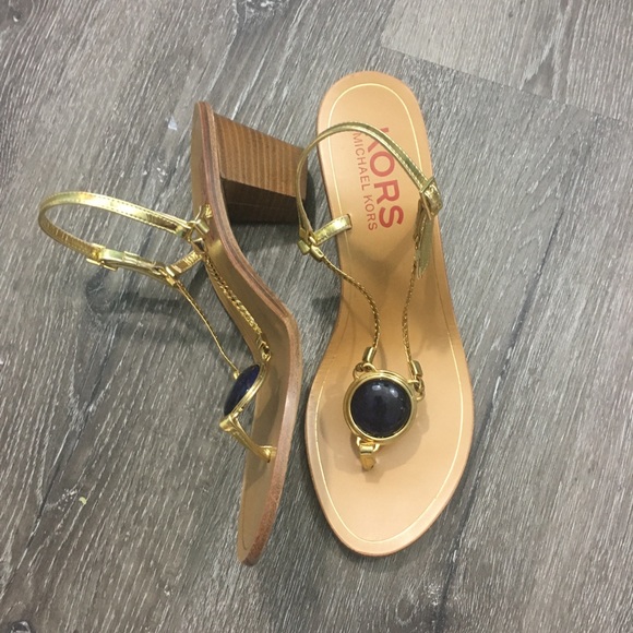 Women’s thong stacked heel sandal gold with blue - Picture 6 of 13